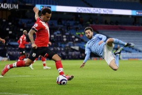 里尔训练开放日，加时末段状态回暖引欢呼，英超在即，阵容厚度经受考验(末段爱情付小羽结局)-爱游戏官网