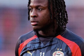 清晨荷甲焦点战；埃因霍温临场应变；压力陡增；细节决定成败 -爱游戏官方网站